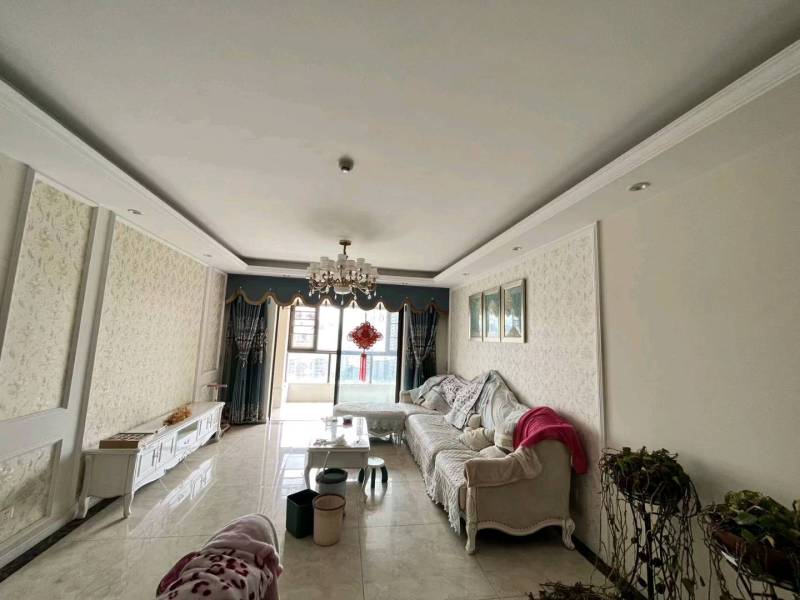 4室2廳3陽(yáng)臺(tái) 俊發(fā)盛唐城星河郡（一期）客廳