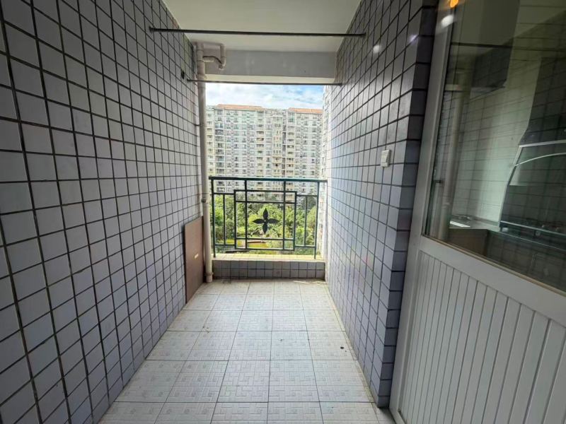 5室2廳2陽(yáng)臺(tái) 世紀(jì)城玉春苑陽(yáng)臺(tái)