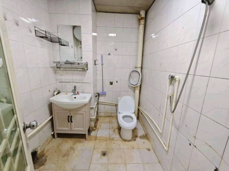 3室2廳1陽(yáng)臺(tái) 省化工研究院宿舍（東風(fēng)東路120號(hào)、東風(fēng)東路122號(hào)）衛(wèi)生間