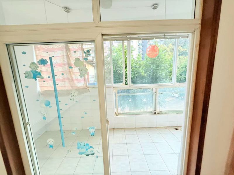 3室2廳2陽臺 龍溪花園陽臺