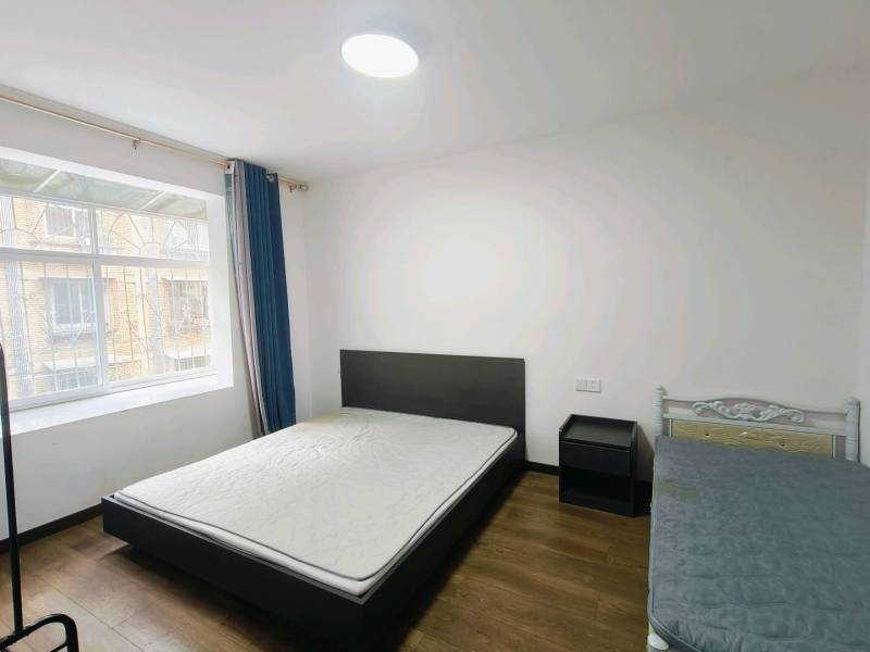 3室2廳1陽(yáng)臺(tái) 大東新村2號(hào)臥室