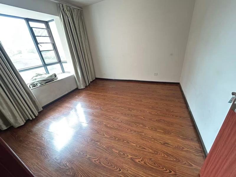 3室2廳2陽臺 滇池泊屋臥室