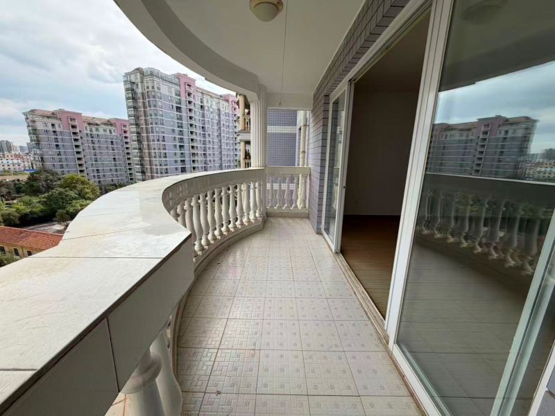 5室2廳2陽(yáng)臺(tái) 世紀(jì)城玉春苑陽(yáng)臺(tái)