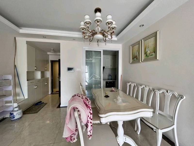 4室2廳3陽(yáng)臺(tái) 俊發(fā)盛唐城星河郡（一期）餐廳