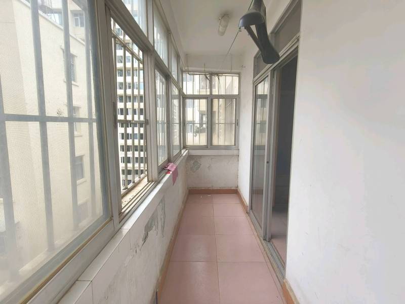 2室2廳1陽臺(tái) 東風(fēng)東路47號(hào)陽臺(tái)