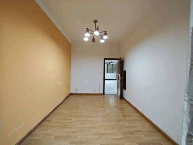 3室2廳1陽(yáng)臺(tái) 省化工研究院宿舍（東風(fēng)東路120號(hào)、東風(fēng)東路122號(hào)）臥室