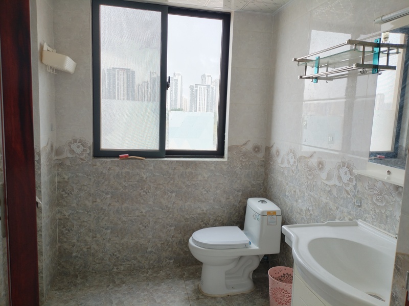 3室2廳2陽臺 金科陽光里衛(wèi)生間