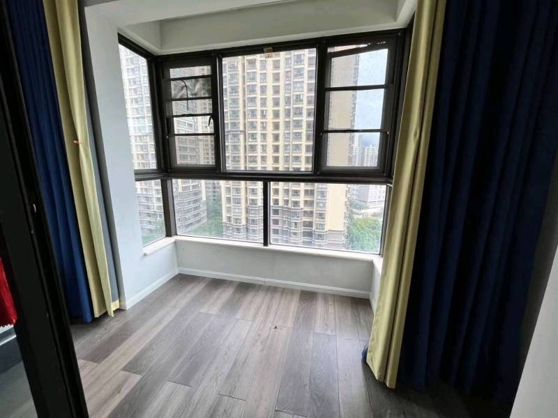 4室2廳3陽(yáng)臺(tái) 俊發(fā)盛唐城星河郡（一期）陽(yáng)臺(tái)