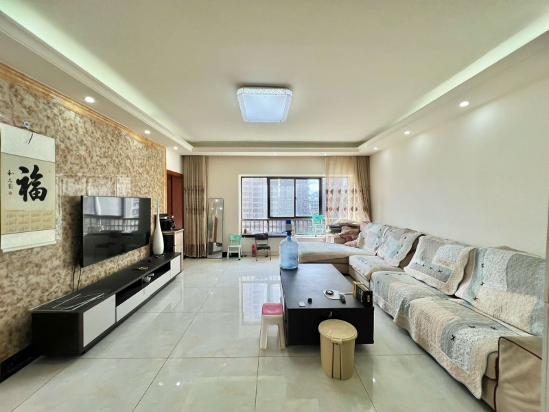 3室2廳1陽臺 春城慧谷二期客廳