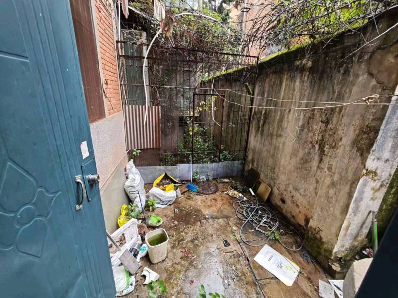 3室2廳1陽(yáng)臺(tái) 省化工研究院宿舍（東風(fēng)東路120號(hào)、東風(fēng)東路122號(hào)）自家花園