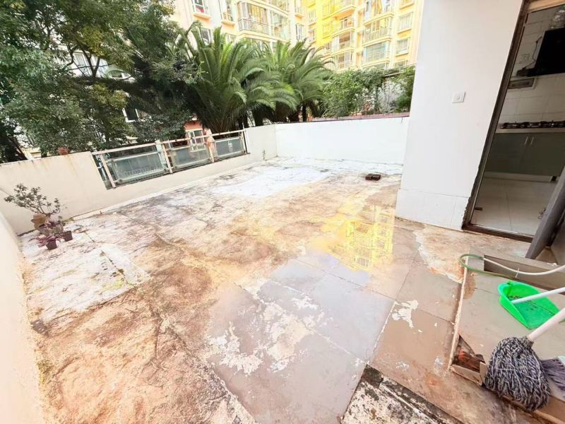 3室2廳2陽臺 龍溪花園自家花園