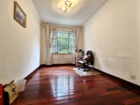 4室2廳3陽臺(tái) 百大國(guó)際花園臥室