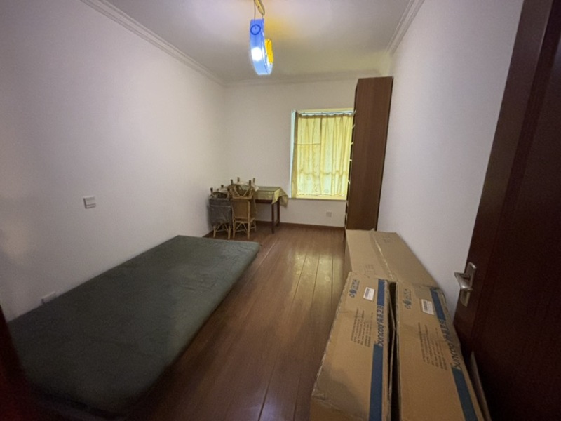 11室1廳1陽臺(tái) 華龍人家臥室