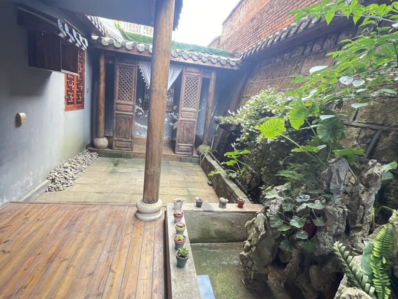 3室2廳2陽(yáng)臺(tái) 昆明銑床廠自家花園