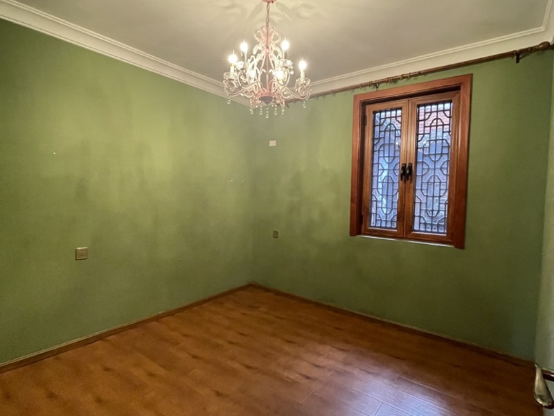 3室2廳2陽(yáng)臺(tái) 昆明銑床廠臥室