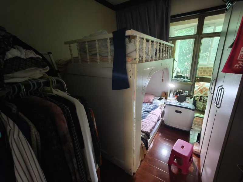 5室2廳2陽臺 北辰小區(qū)櫻花苑臥室