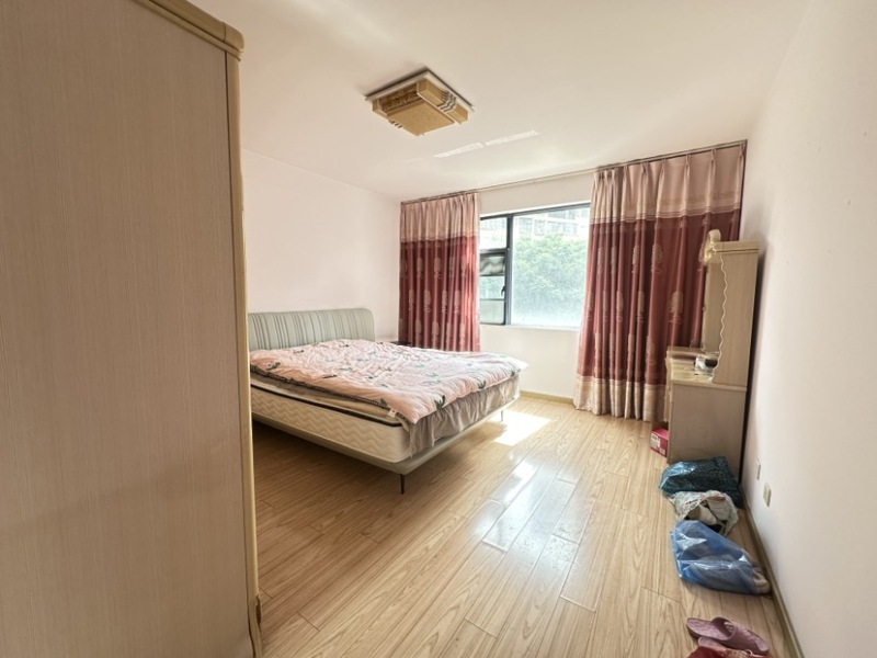 4室2廳1陽(yáng)臺(tái) 錦悅四季花園小區(qū)臥室