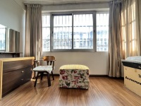 4室2廳1陽臺 船房小區(qū)陽臺