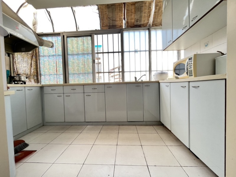 4室2廳1陽臺 船房小區(qū)廚房