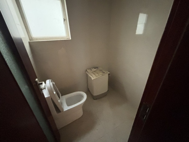 11室1廳1陽臺(tái) 華龍人家衛(wèi)生間