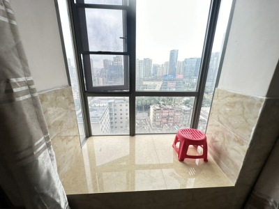 2室1廳1陽(yáng)臺(tái) 人民路壹號(hào)廣場(chǎng)(壹號(hào)歡樂(lè)城)