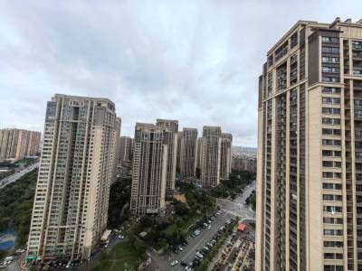 3室2廳2陽臺 海倫國際依云郡