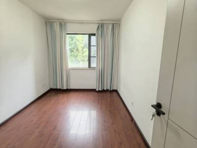 3室2廳2陽臺(tái) 假日城市