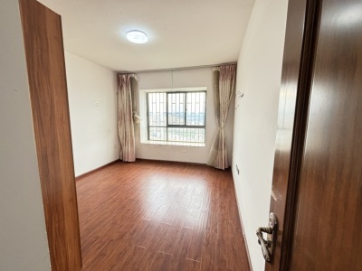 3室2廳2陽臺 溪畔麗景