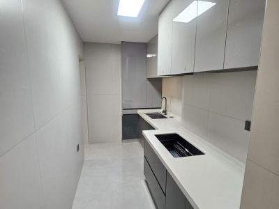 3室1廳1陽臺(tái) 蓮湖苑