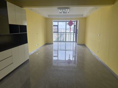 3室2廳2陽臺(tái) 假日城市