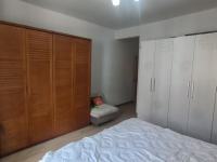 4室2廳1陽(yáng)臺(tái) 警苑小區(qū)臥室