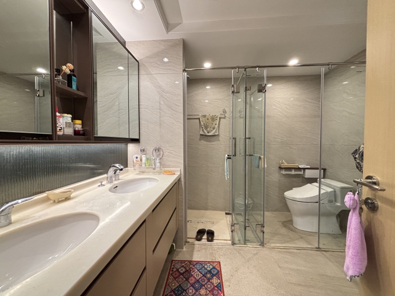 4室2廳2陽臺 俊發(fā)逸天峰衛(wèi)生間