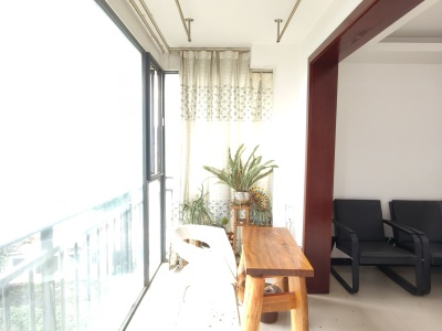 3室2廳1陽臺(tái) 假日城市