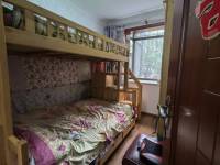 4室2廳2陽(yáng)臺(tái) 秋苑小區(qū)臥室