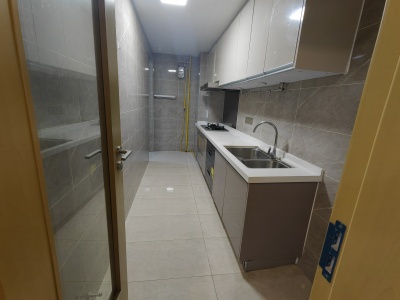 3室2廳1陽(yáng)臺(tái) 海倫堡中央廣場(chǎng)