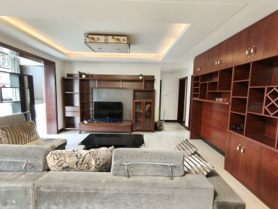 3室2廳2陽臺(tái) 盛高大城二期