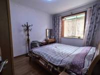 4室2廳2陽(yáng)臺(tái) 秋苑小區(qū)臥室