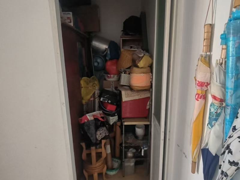 4室2廳1陽(yáng)臺(tái) 警苑小區(qū)書房