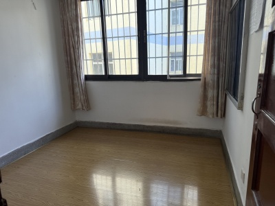 3室2廳1陽臺 東風西路490號