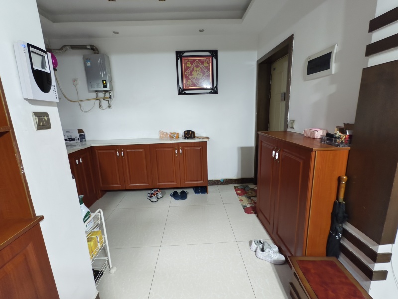 3室2廳1陽臺 春城慧谷A區(qū)門廳