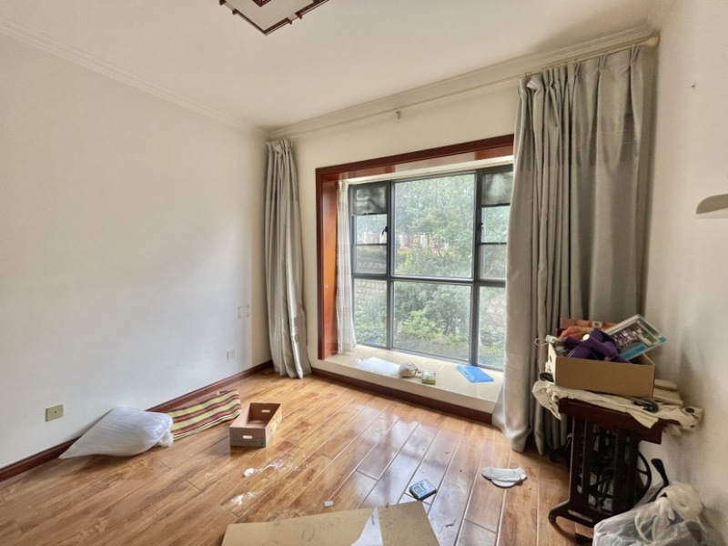 3室2廳 金曇花園臥室