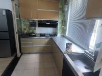 4室2廳1陽(yáng)臺(tái) 警苑小區(qū)廚房