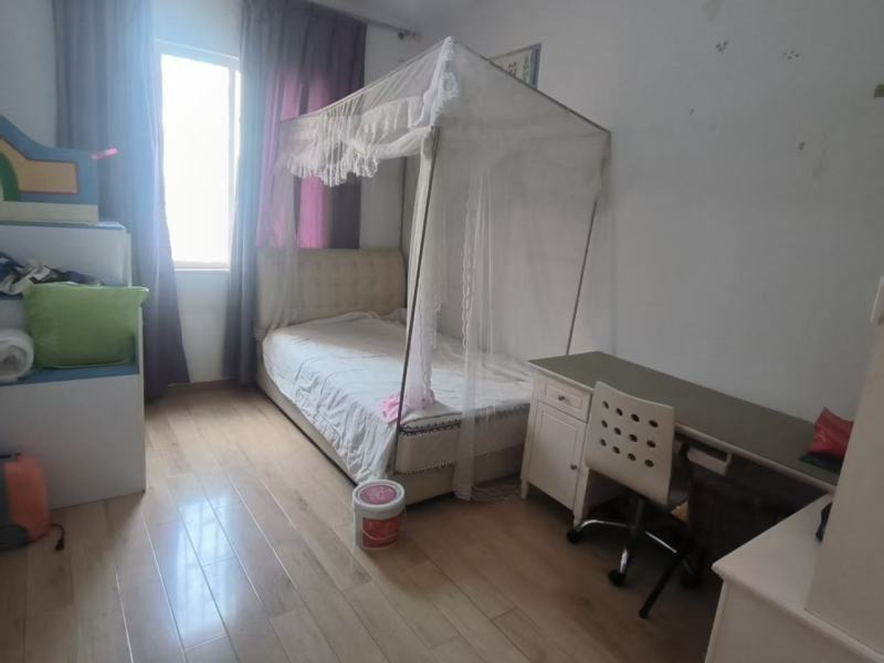 4室2廳1陽(yáng)臺(tái) 警苑小區(qū)臥室