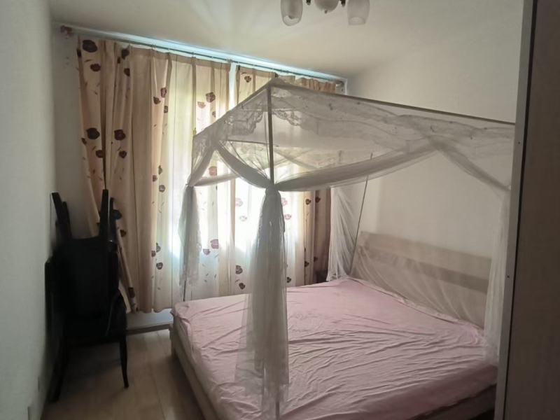 4室2廳1陽(yáng)臺(tái) 警苑小區(qū)臥室