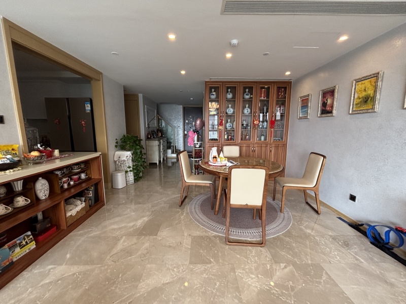 4室2廳2陽臺 俊發(fā)逸天峰餐廳