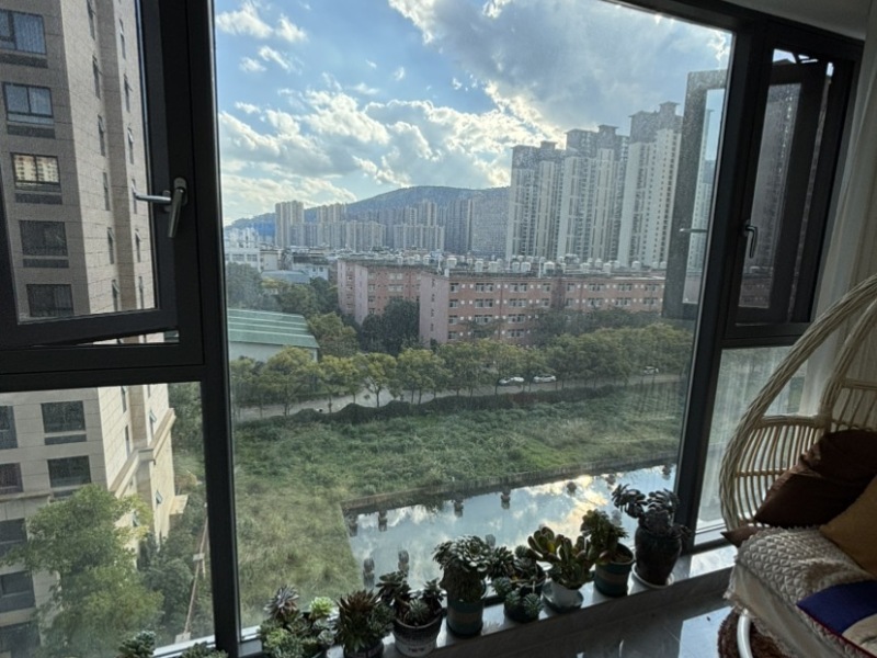 4室2廳 君庭云邸A1地塊陽臺(tái)