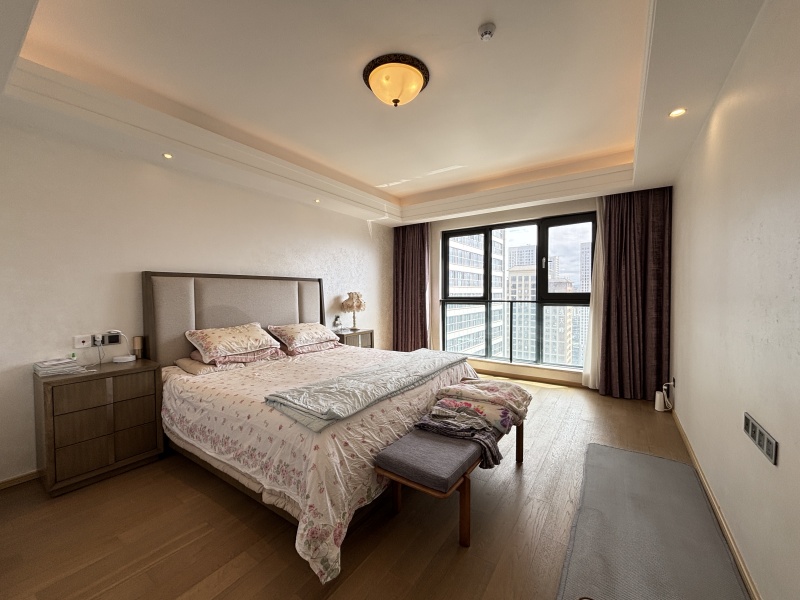 4室2廳2陽臺 俊發(fā)逸天峰臥室