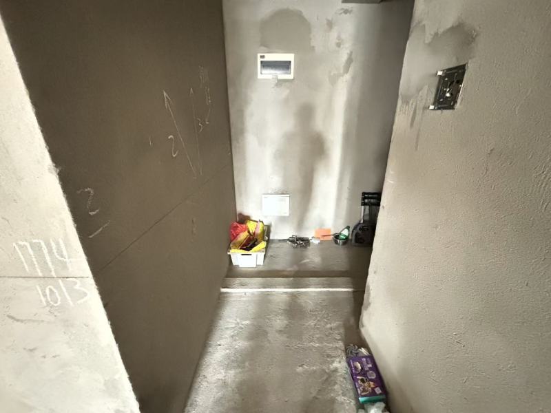 3室2廳1陽臺 金尚俊園二期門廳