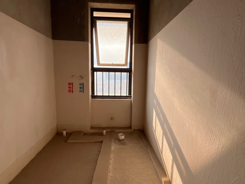 6室2廳2陽臺 俊發(fā)盛唐城未央郡（二期）衛(wèi)生間