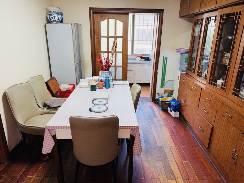 3室2廳2陽臺 月牙塘小區(qū)餐廳